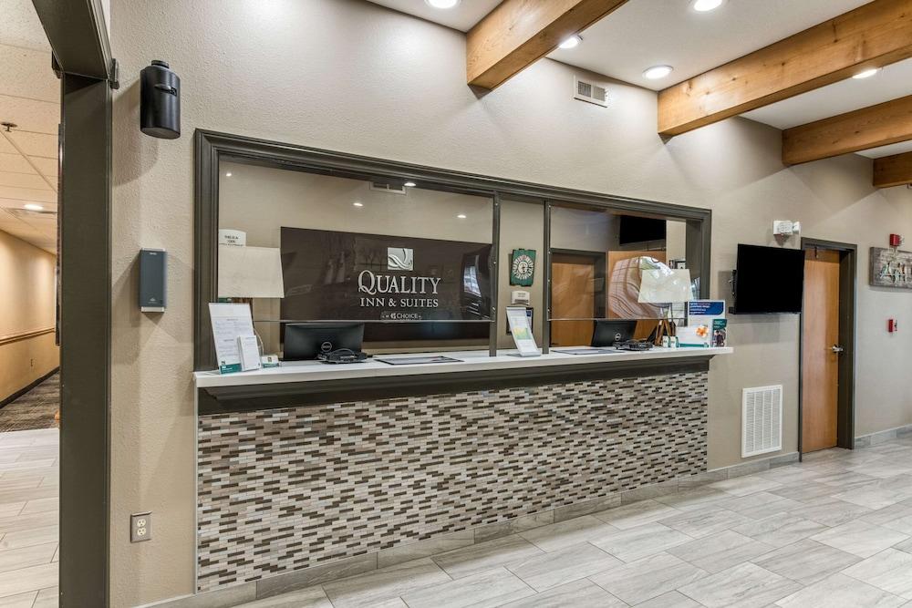 Quality Inn & Suites Hendersonville - Flat Rock photo 7