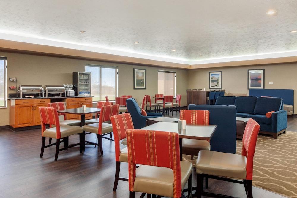Comfort Inn & Suites Mitchell I-90 photo 22