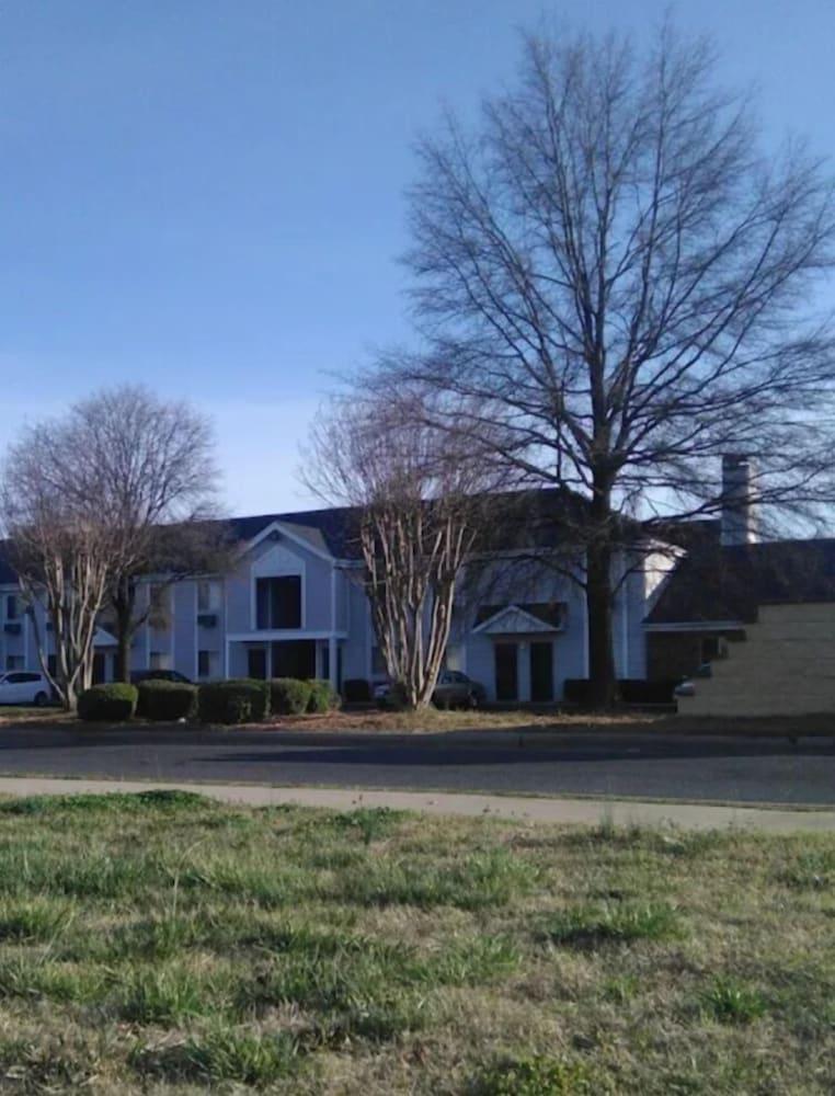 Stay Lodge Charlotte photo 5
