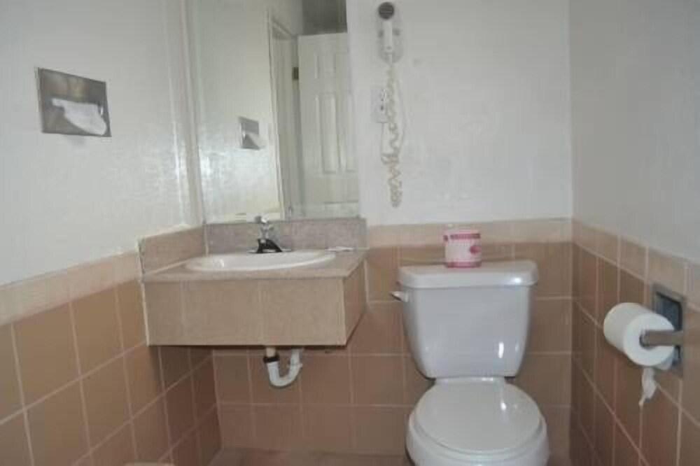 Searle Motel photo 3