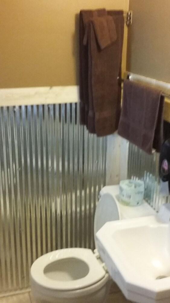 Headwaters Motel photo 13