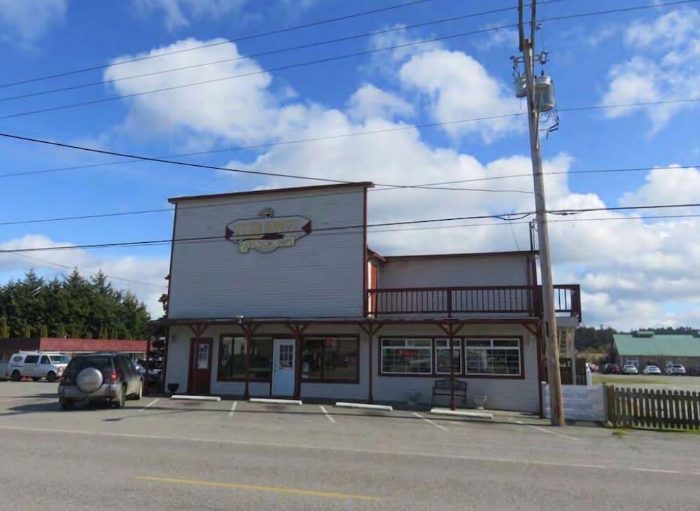Tyee Restaurant and Hotel photo 1