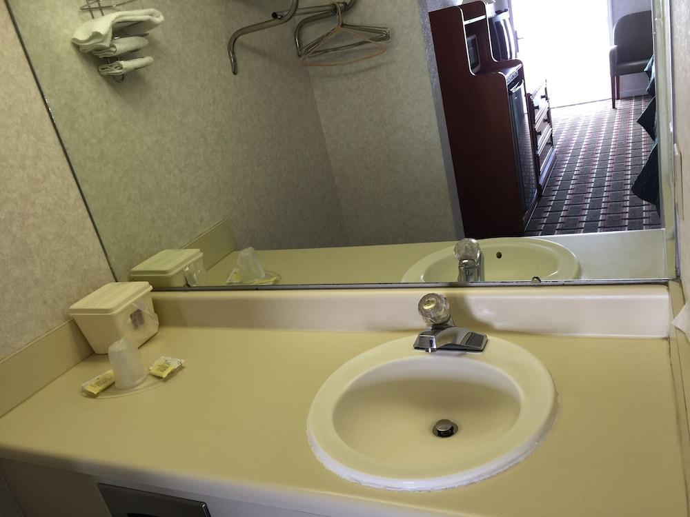 Heritage Inn photo 26