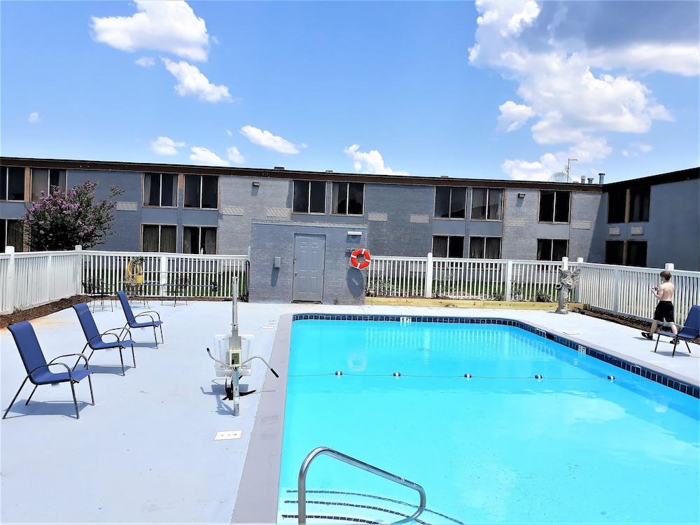 Madison Inn and Suites photo 30