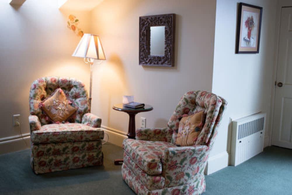 Admiral Fitzroy Inn photo 13
