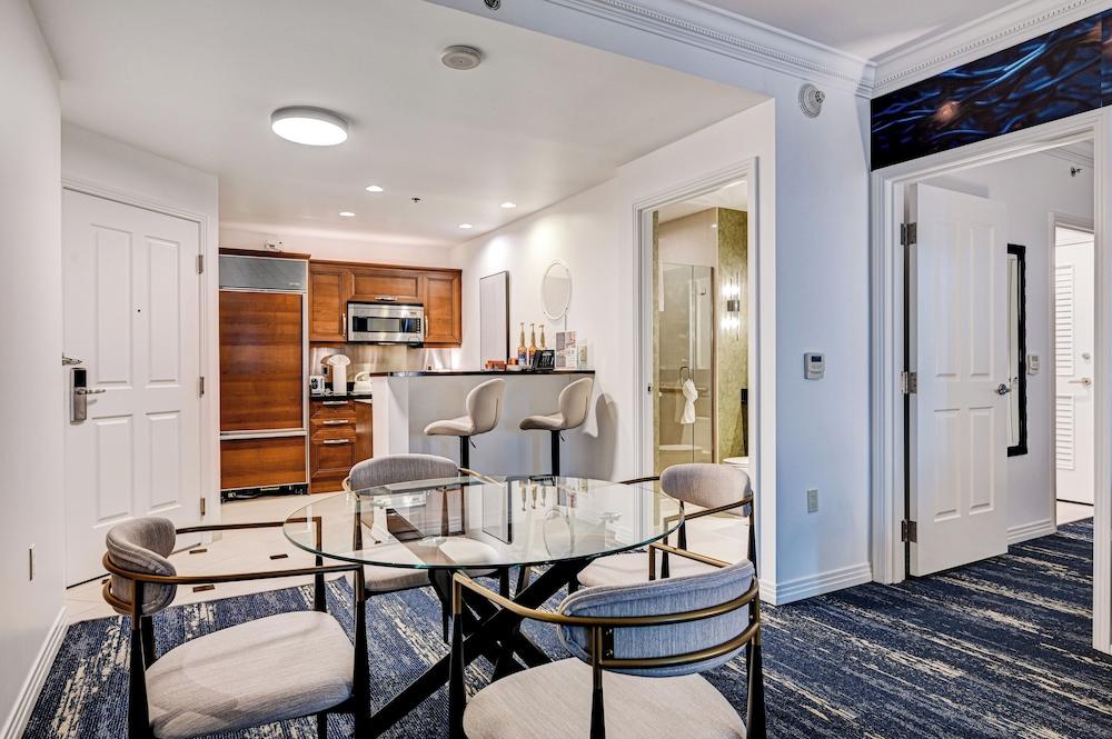 Suite Hub LV at Signature Sphere View photo 45