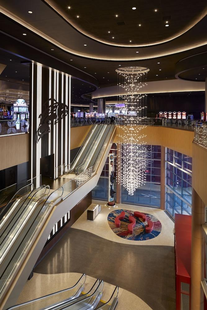 Emerald Queen Hotel and Casino - Tacoma photo 10
