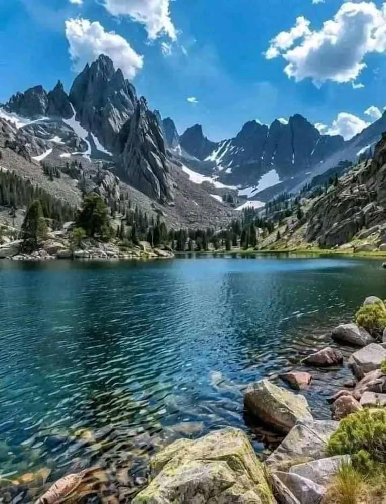Glacier National Park Travel Agency — hotel in East Glacier Park