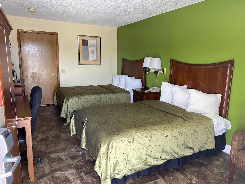 Rodeway Inn photo 5