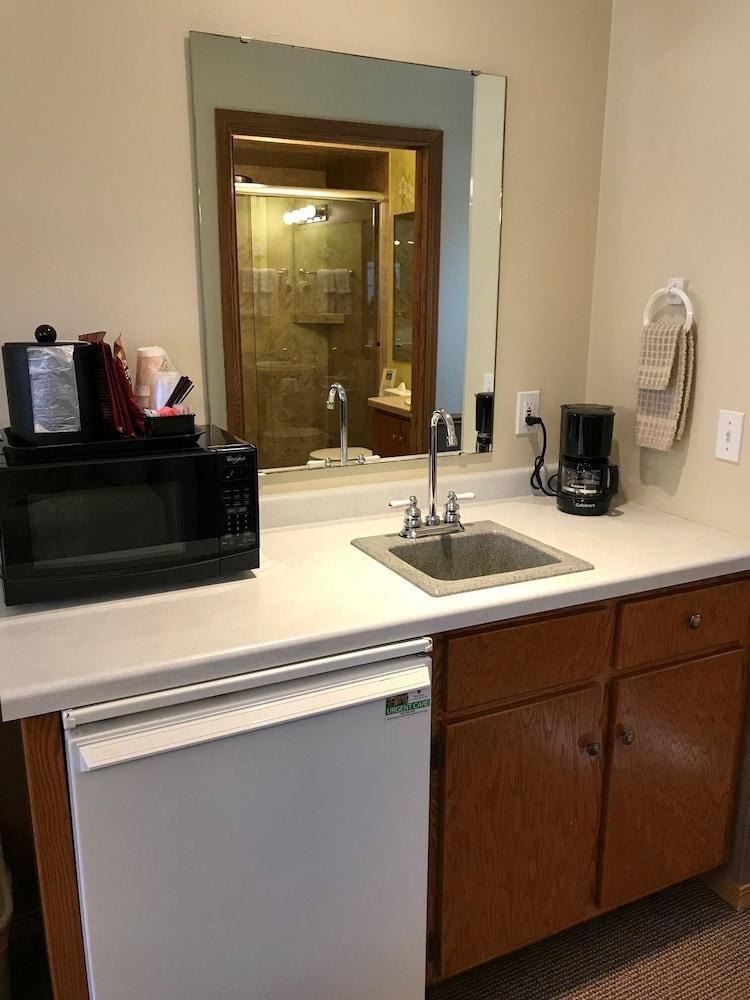 Bay Breeze Resort photo 80