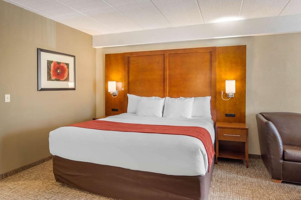 Comfort Suites South Park photo 35