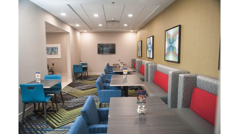 Holiday Inn Express & Suites Norfolk by IHG photo 24