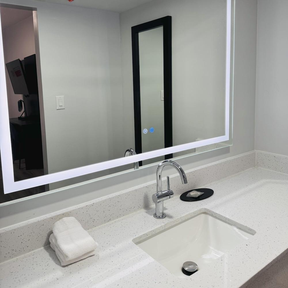 Red Roof Inn Miami, AZ photo 9