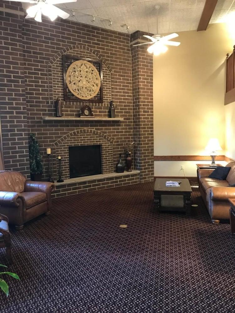 AmericInn by Wyndham Appleton North/Little Chute photo 28