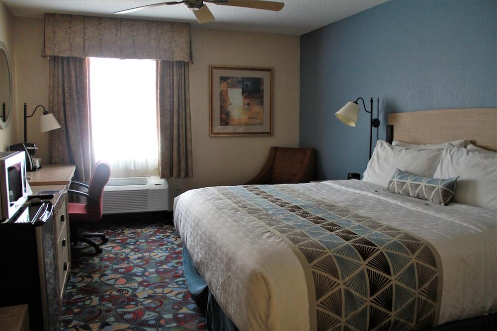 Baymont by Wyndham Stevens Point photo 20
