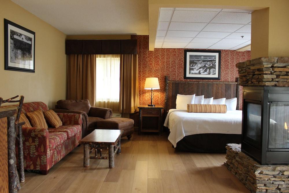 Old Creek Lodge photo 2