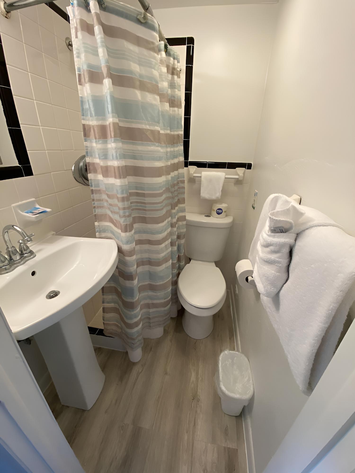 Tropical Winds Motel & Cottages photo 10