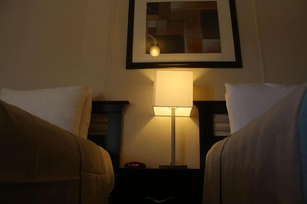 Shale Lodge Pleasanton photo 6