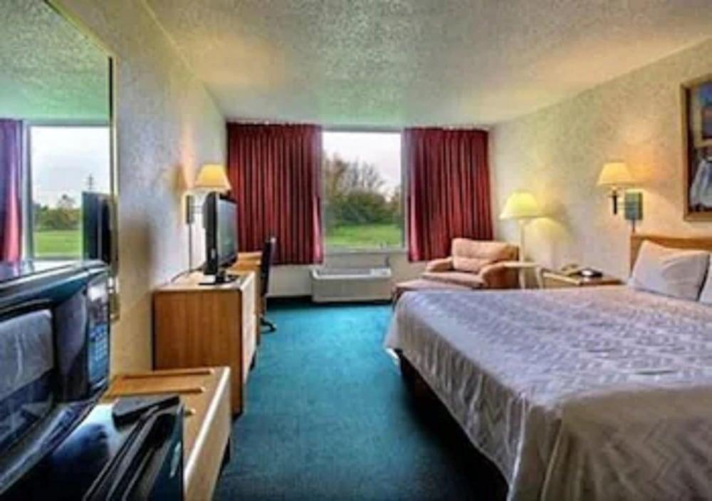 Airport Inn Flint photo 15