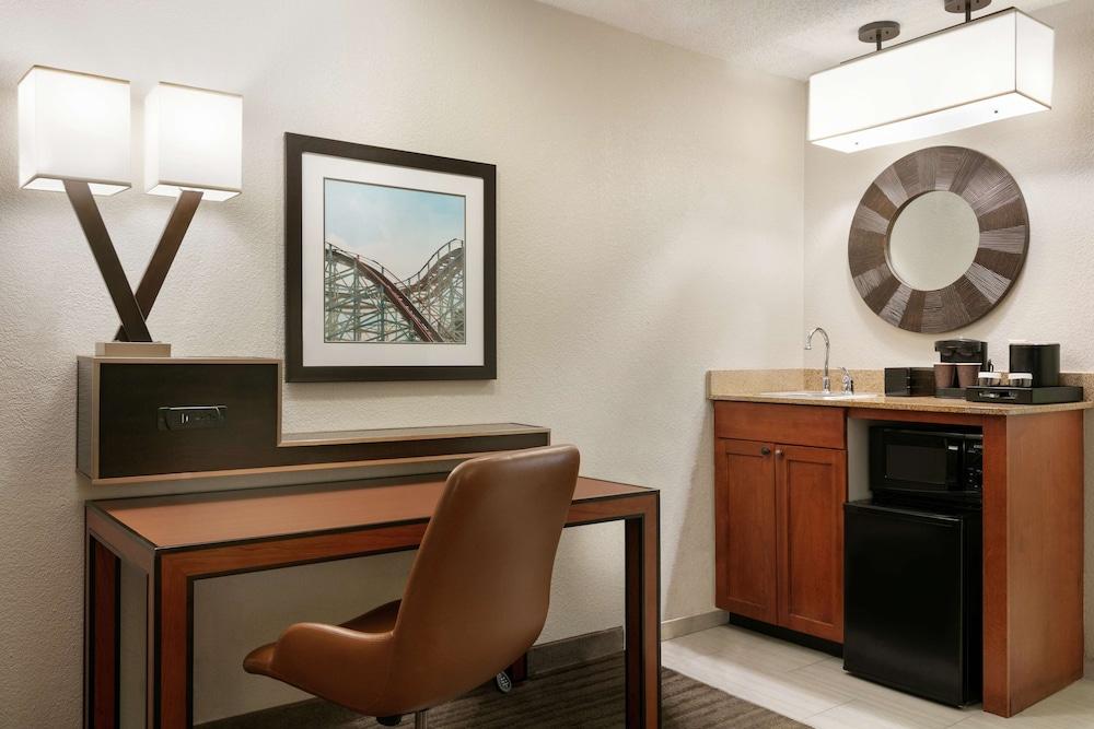 Embassy Suites by Hilton Orlando International Dr ICON Park photo 11