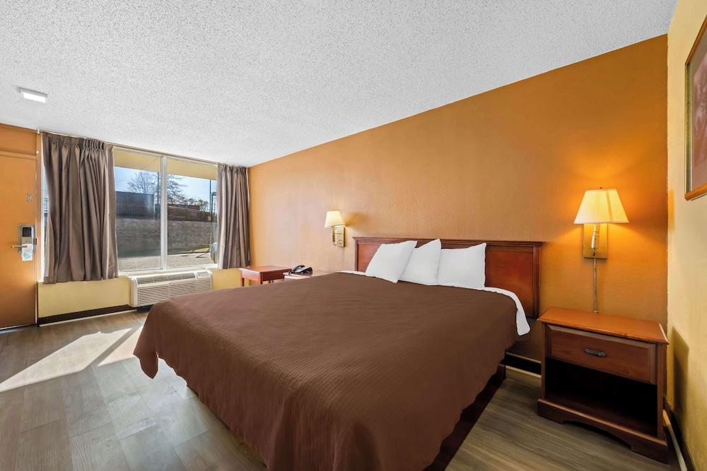 Rodeway Inn Monroe photo 18