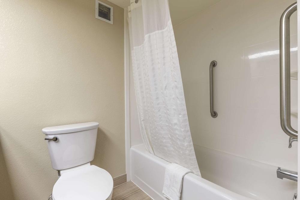 Comfort Inn Marion near Downtown & Blue Ridge PKWY photo 21