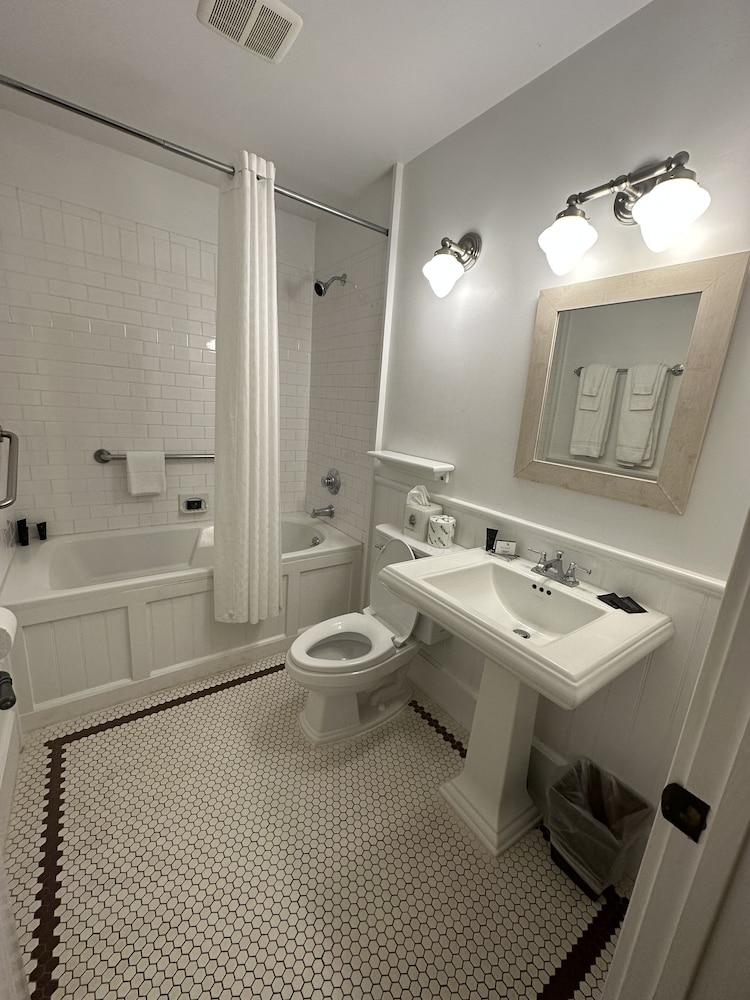 Buttermilk Falls Inn photo 41