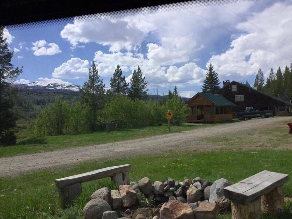 Lava Mountain Lodge photo 68