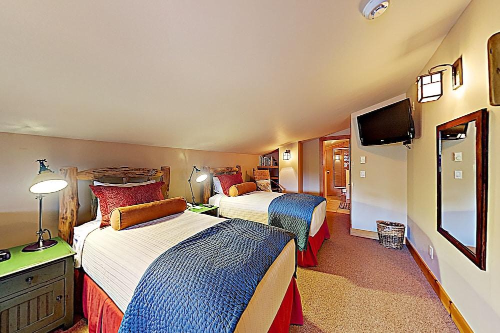 The Timberline Condominiums photo 54