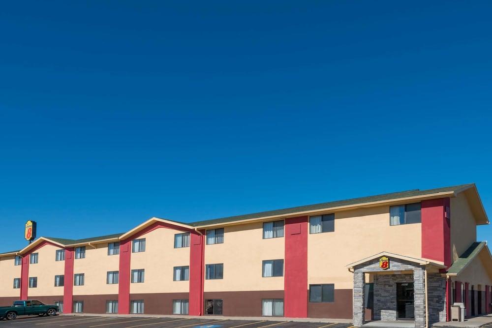 Super 8 by Wyndham Topeka/Wanamaker RD/I-70 photo 25