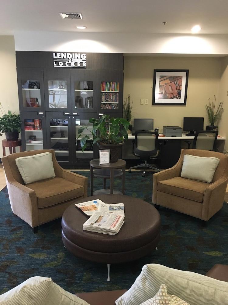 Candlewood Suites Windsor Locks Bradley Arpt by IHG photo 2