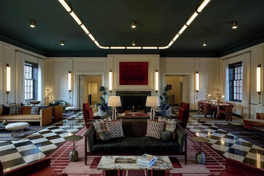 Dearborn Inn, Autograph Collection photo 5