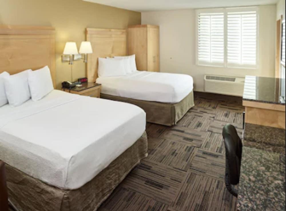 LivINN Hotel St. Paul – I-94 – East 3M Area photo 23