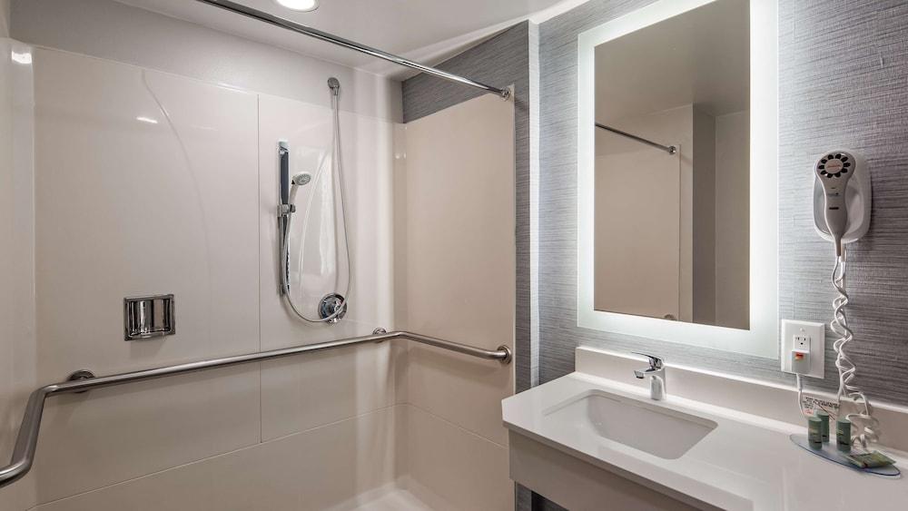 Best Western Paramus Hotel & Suites photo 40
