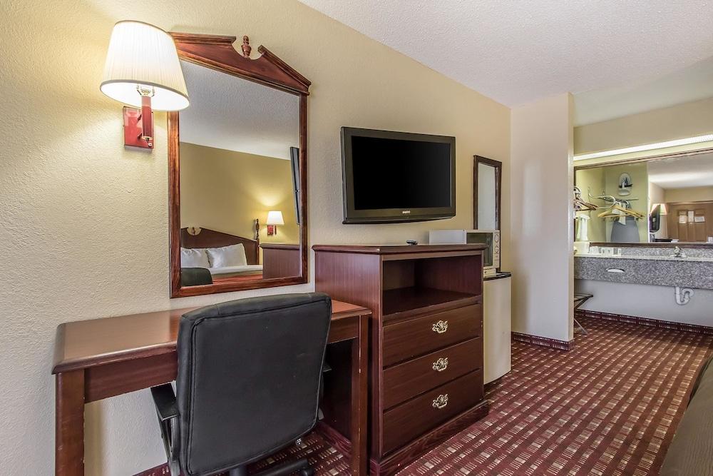 Quality Inn Andalusia photo 24