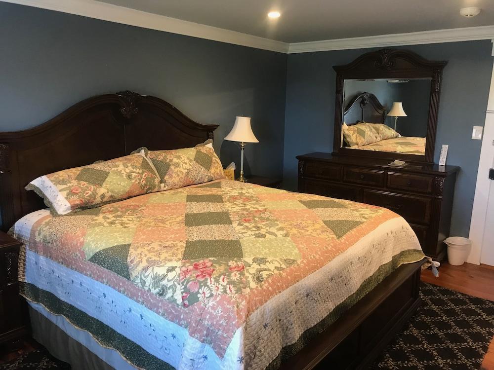 Stottsville Inn photo 42
