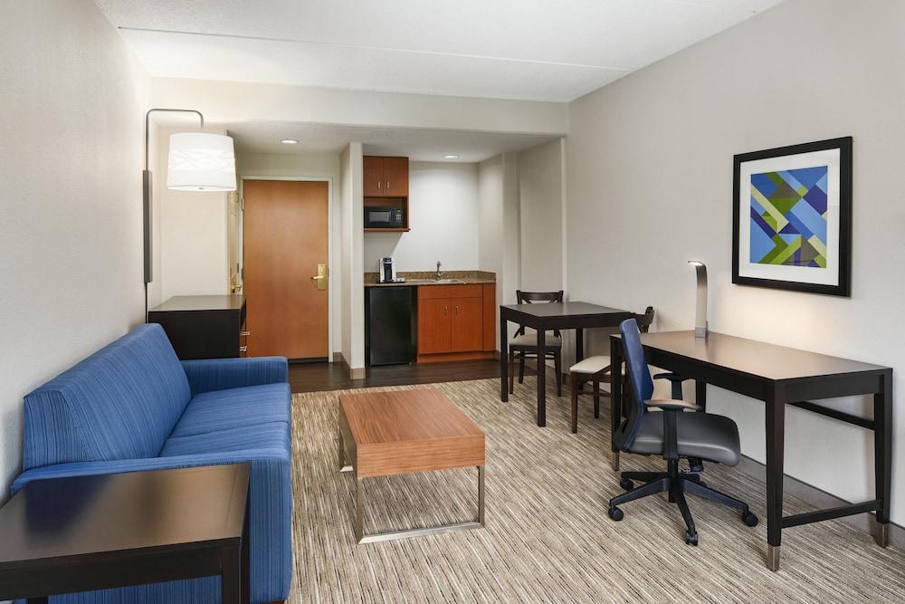Holiday Inn Express & Suites Jacksonville SE- Med Ctr Area by IHG photo 19