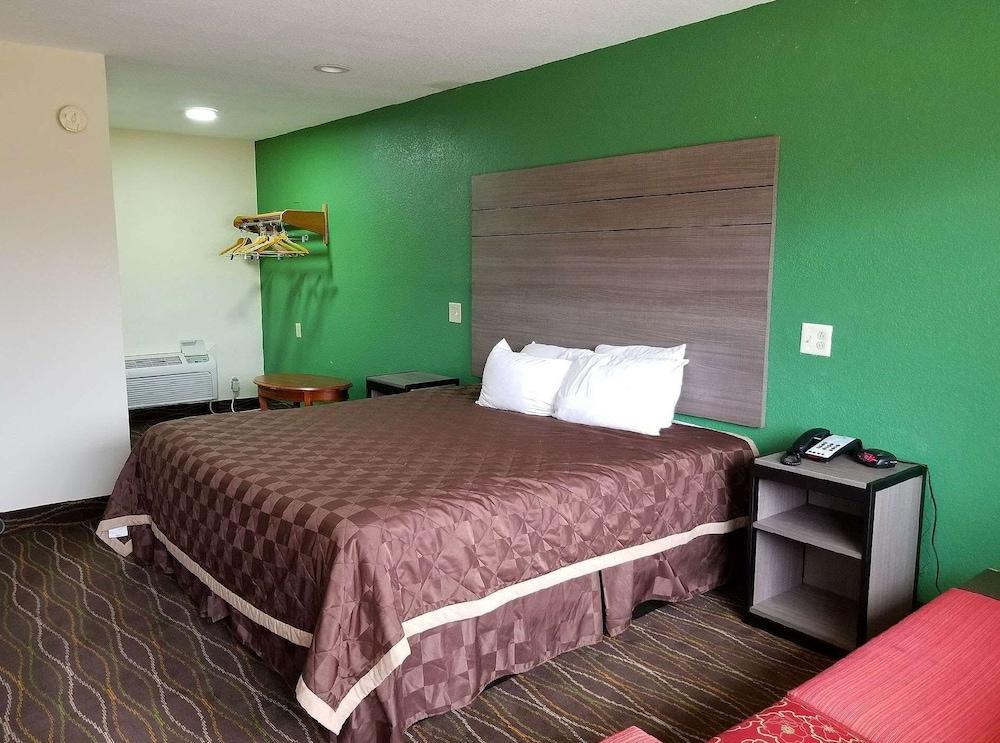 Americas Best Value Inn Alexandria photo 8