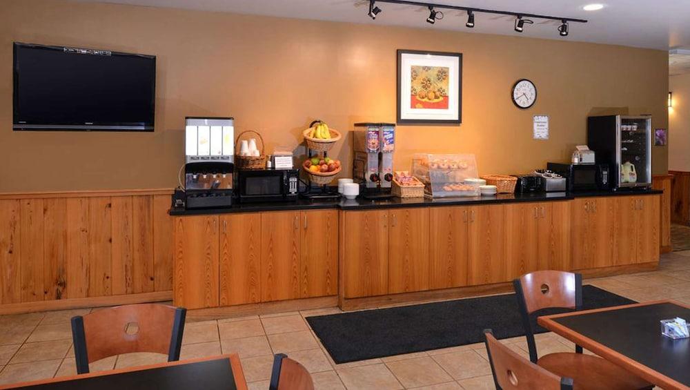 Wildwood Inn photo 43