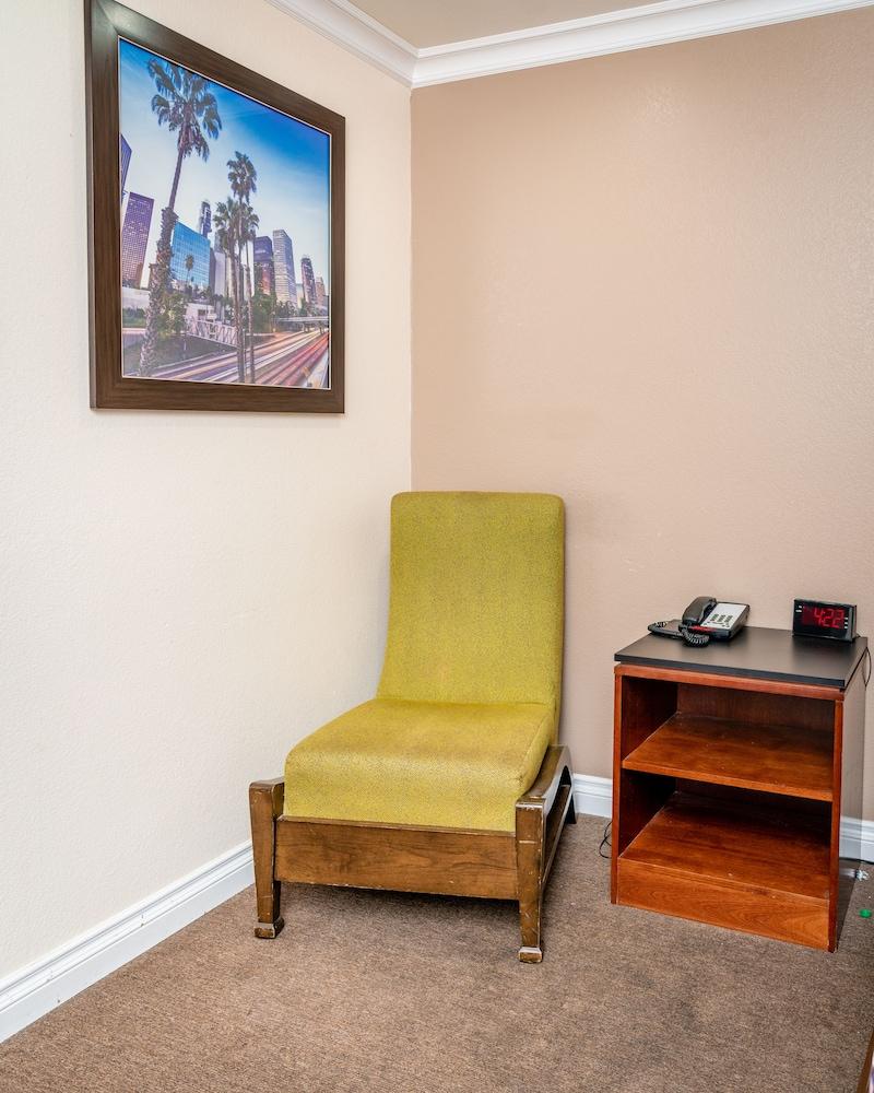 Gateway Inn Gardena photo 17