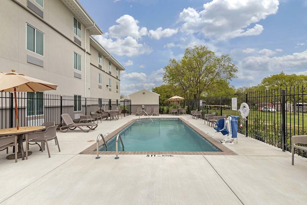 Sleep Inn Lancaster Dallas South photo 32