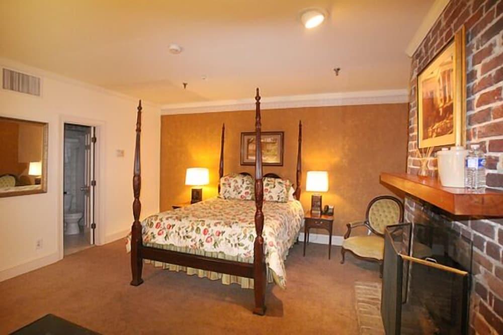 17Hundred90 Inn and Restaurant photo 5