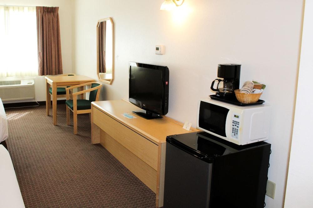 Inn at Lander, Travelodge by Wyndham photo 11