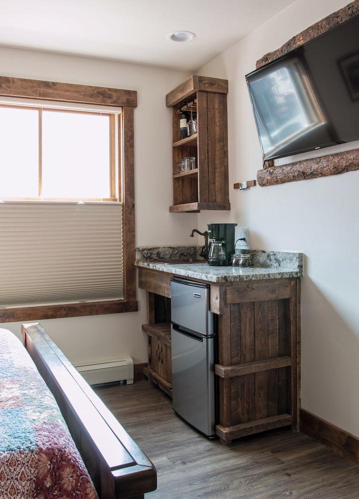 Clear Creek Inn photo 6