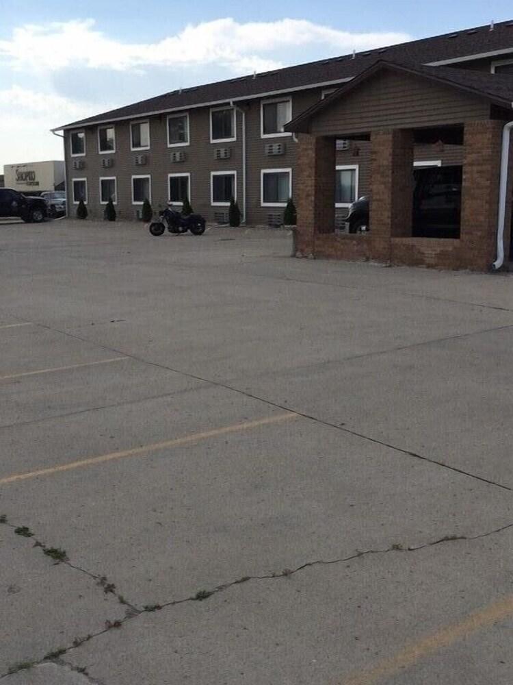 Clarion Hometown Inn photo 17