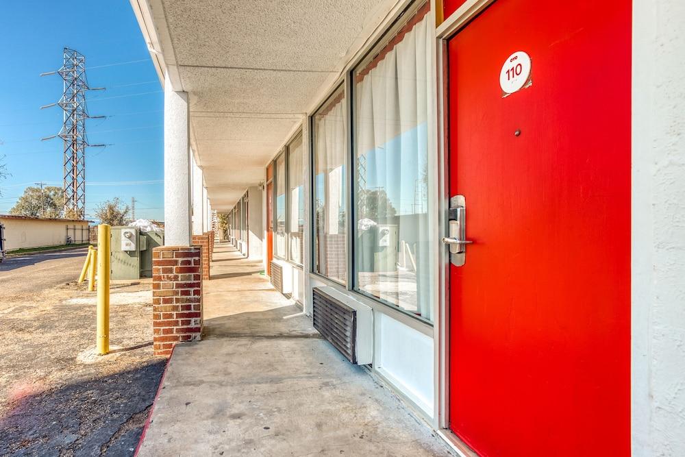 OYO Hotel Waco University Area/ I-35 photo 13