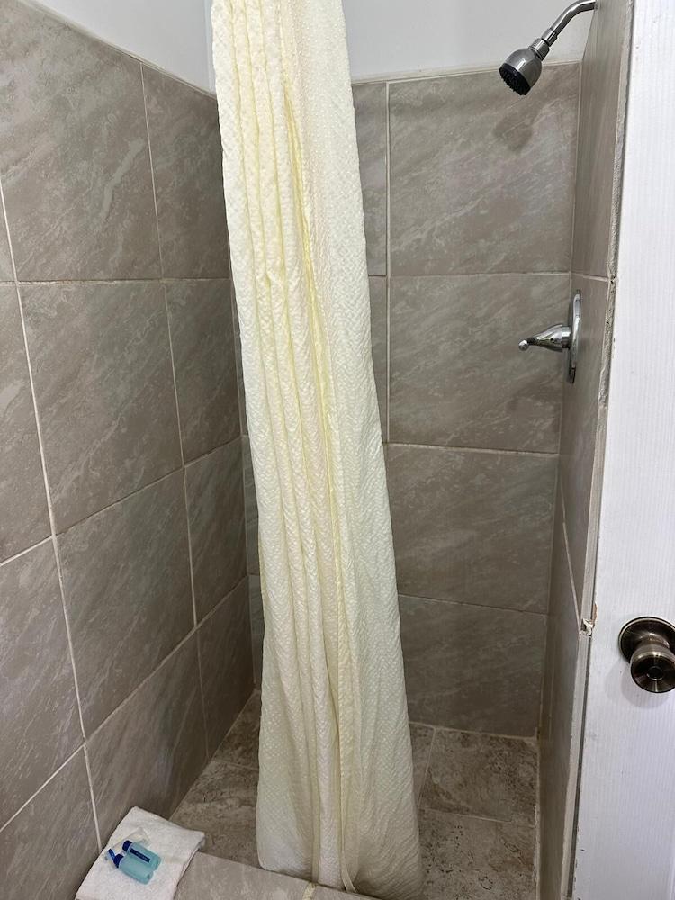 Americas Best Value Inn Franklin photo 5