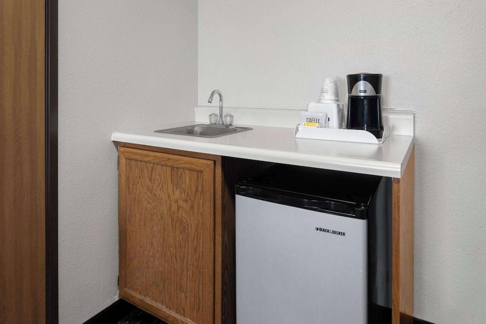 Days Inn by Wyndham Ogallala photo 5