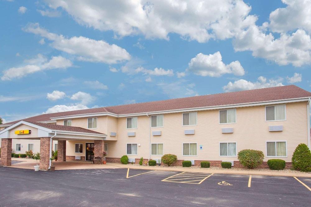 Super 8 by Wyndham Galva photo 1