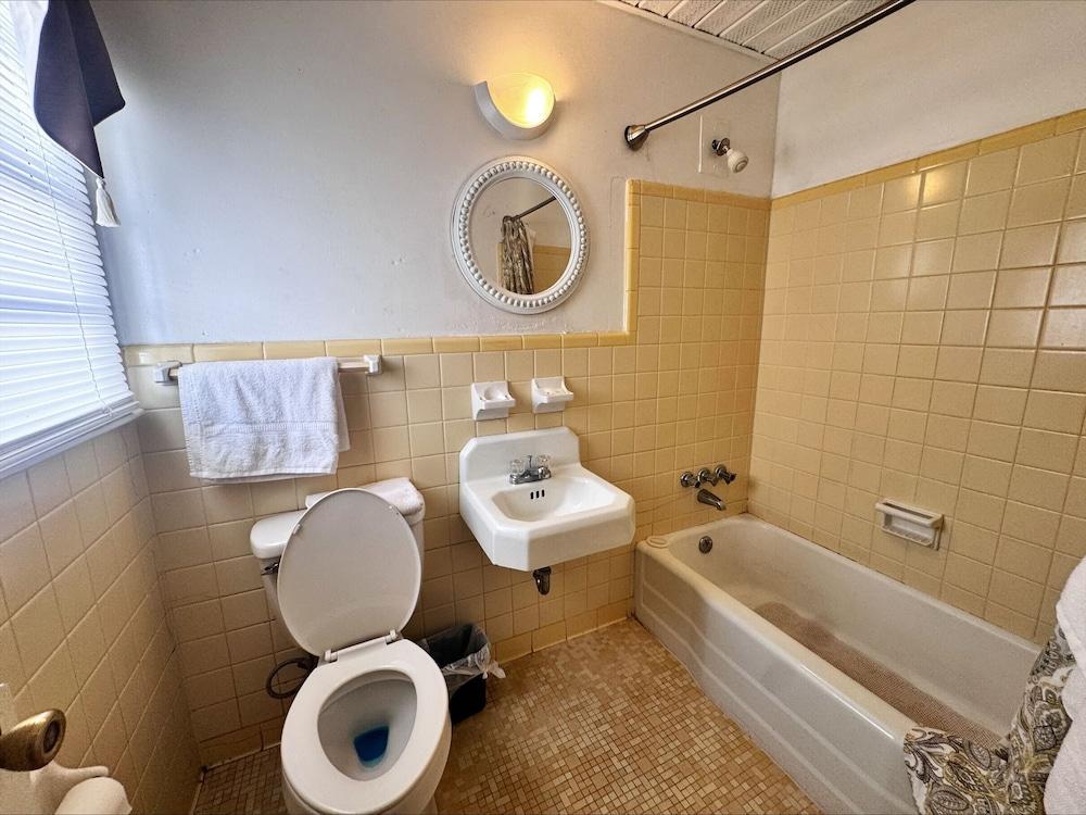 Chesterfield Hotel by OYO Hwy 9 photo 3